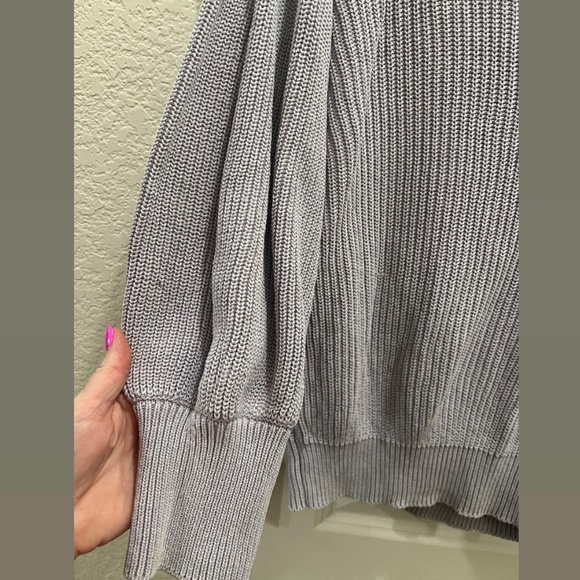 Young Fabulous & Broke 3/4 sleeve Lilac Crew Neck Large Sweater - Picture 2 of 5